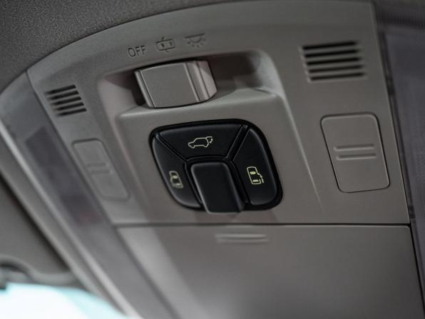 Toyota Vellfire I с пробегом 2011 года, цена 2 470 000 рублей, 150000 км, минивэн, Автокод Объявления
