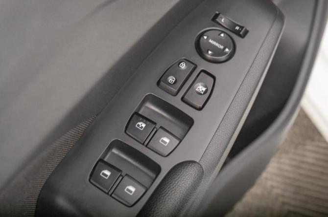 Hyundai Solaris II с пробегом 2018 года, цена 1 349 000 рублей, 101500 км, седан, Автокод Объявления