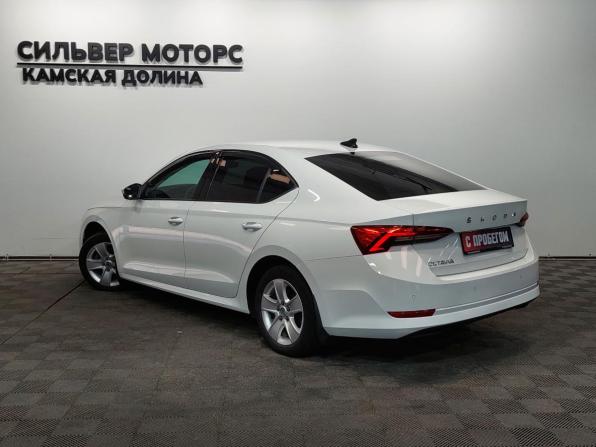 Skoda Octavia IV (A8) с пробегом 2021 года, цена 2 100 000 рублей, 114670 км, лифтбек, Автокод Объявления