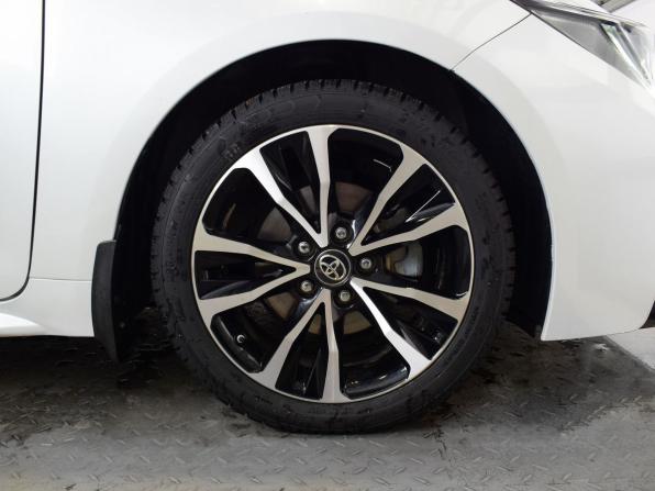 Toyota Levin XII (E210) с пробегом 2020 года, цена 1 915 995 рублей, 61060 км, седан, Автокод Объявления