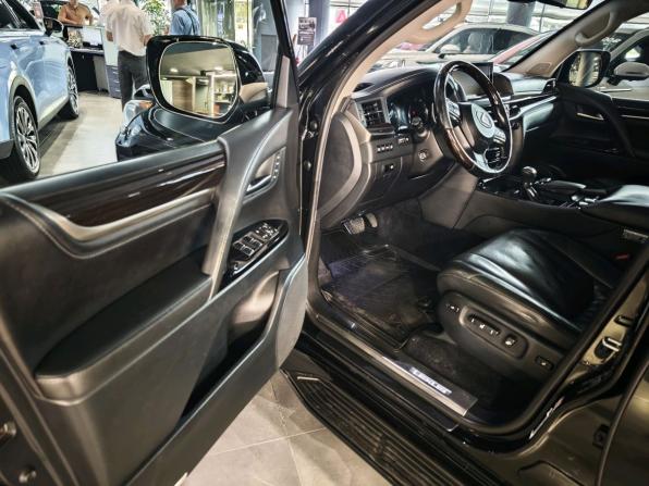 Lexus LX III Рестайлинг 2 с пробегом 2016 года, цена 6 400 000 рублей, 437345 км, внедорожник, Автокод Объявления