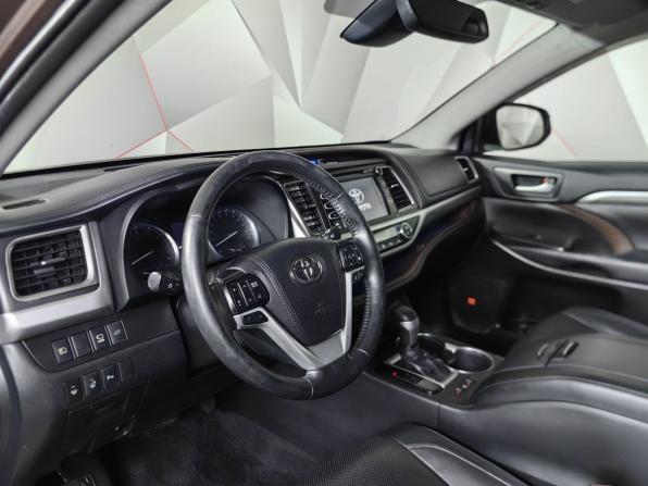 Toyota Highlander III (XU50) Рестайлинг с пробегом 2018 года, цена 2 789 000 рублей, 267344 км, внедорожник, Автокод Объявления