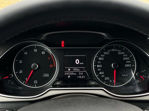 Audi A4 IV (B8) Рестайлинг с пробегом 2013 года, цена 1 050 000 рублей, 243322 км, седан, Автокод Объявления