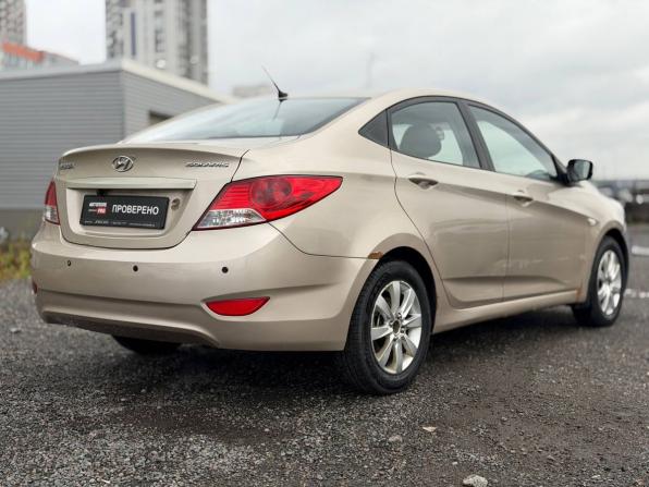 Hyundai Solaris I с пробегом 2011 года, цена 450 000 рублей, 323000 км, седан, Автокод Объявления