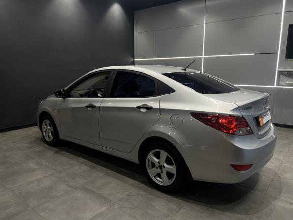 Hyundai Solaris I с пробегом 2012 года, цена 595 000 рублей, 244000 км, седан, Автокод Объявления