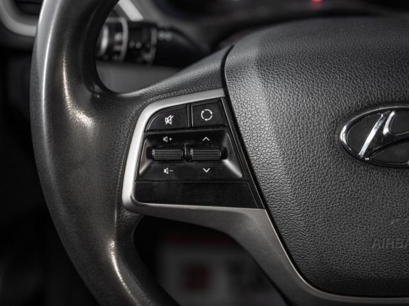 Hyundai Solaris II с пробегом 2018 года, цена 1 180 000 рублей, 99608 км, седан, Автокод Объявления