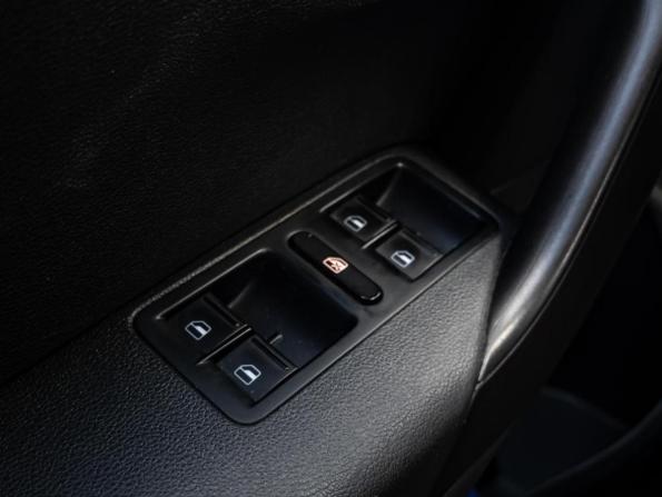 Volkswagen Polo V Рестайлинг с пробегом 2019 года, цена 1 430 000 рублей, 133309 км, седан, Автокод Объявления