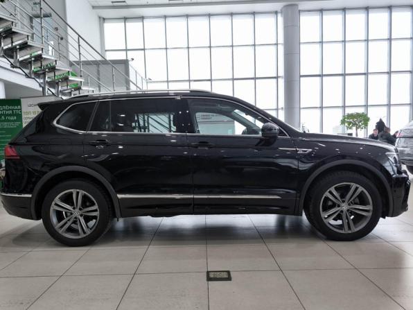 Volkswagen Tiguan II с пробегом 2019 года, цена 2 550 000 рублей, 119987 км, внедорожник, Автокод Объявления