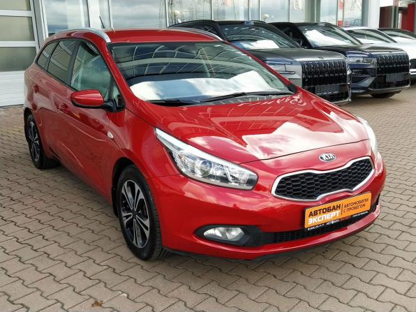 Kia Ceed II с пробегом 2015 года, цена 1 099 000 рублей, 197943 км, универсал, Автокод Объявления