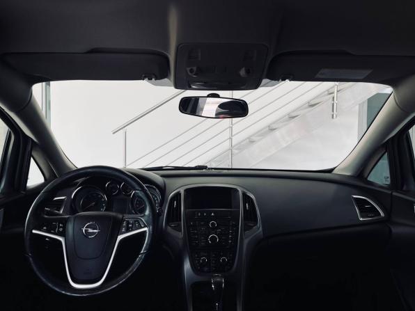 Opel Astra J Рестайлинг с пробегом 2014 года, цена 1 009 900 рублей, 156000 км, седан, Автокод Объявления