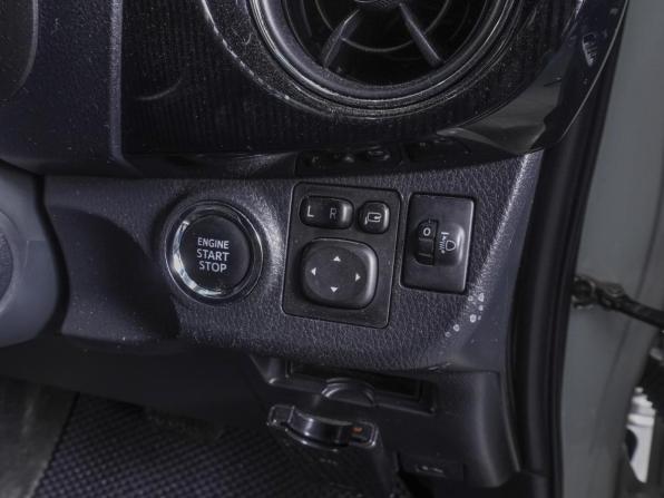 Toyota Vitz III (XP130) Рестайлинг 2 с пробегом 2018 года, цена 1 420 000 рублей, 102585 км, хэтчбек, Автокод Объявления