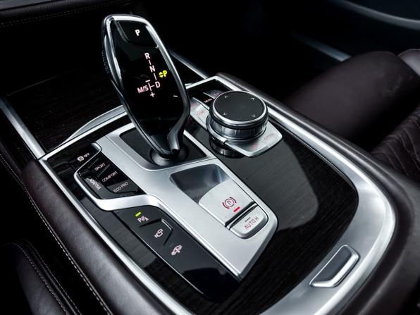 BMW 7 серии VI (G11/G12) Рестайлинг с пробегом 2021 года, цена 5 998 990 рублей, 99656 км, седан, Автокод Объявления