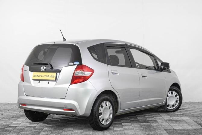 Honda Fit II с пробегом 2013 года, цена 769 000 рублей, 166000 км, хэтчбек, Автокод Объявления