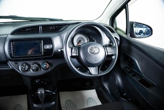 Toyota Vitz III (XP130) Рестайлинг 2 с пробегом 2017 года, цена 1 039 000 рублей, 89000 км, хэтчбек, Автокод Объявления