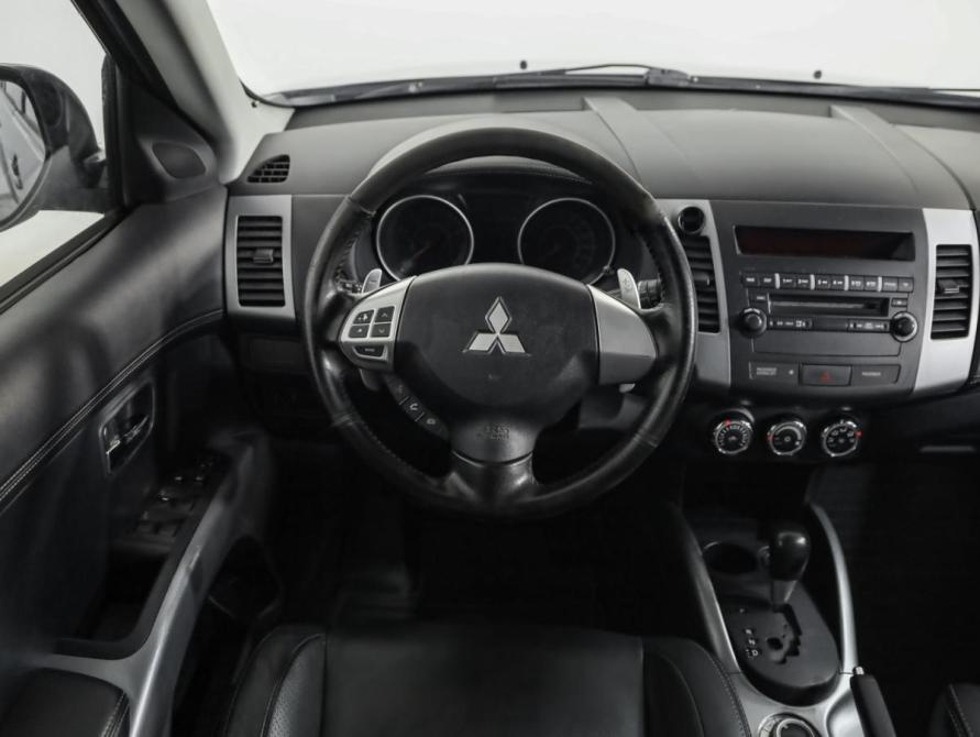 Mitsubishi Outlander II Рестайлинг Санкт-Петербург  - изображение 11