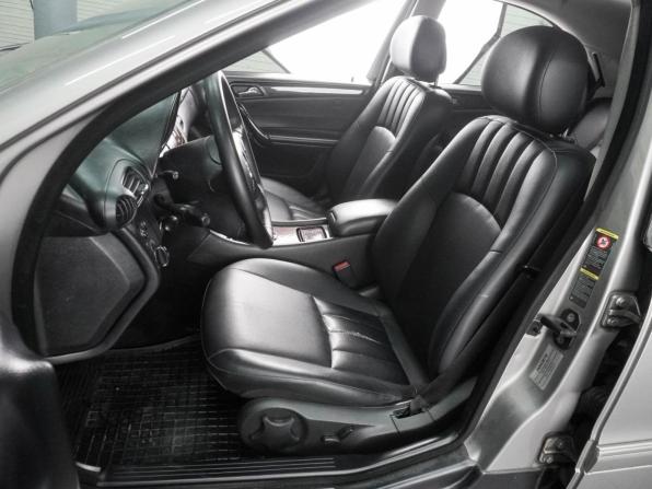Mercedes-Benz C-Класс II (W203) Рестайлинг с пробегом 2006 года, цена 648 000 рублей, 292246 км, седан, Автокод Объявления