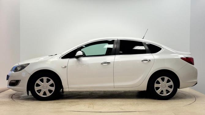 Opel Astra J Рестайлинг с пробегом 2013 года, цена 610 000 рублей, 174227 км, седан, Автокод Объявления