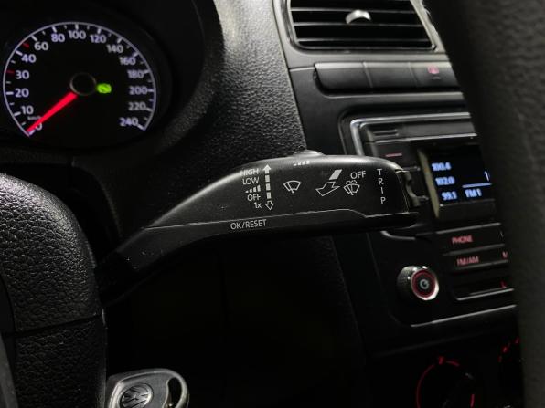 Volkswagen Polo V Рестайлинг с пробегом 2019 года, цена 1 240 000 рублей, 131167 км, седан, Автокод Объявления