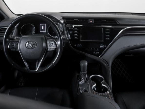Toyota Camry VIII (XV70) с пробегом 2019 года, цена 2 890 000 рублей, 89987 км, седан, Автокод Объявления