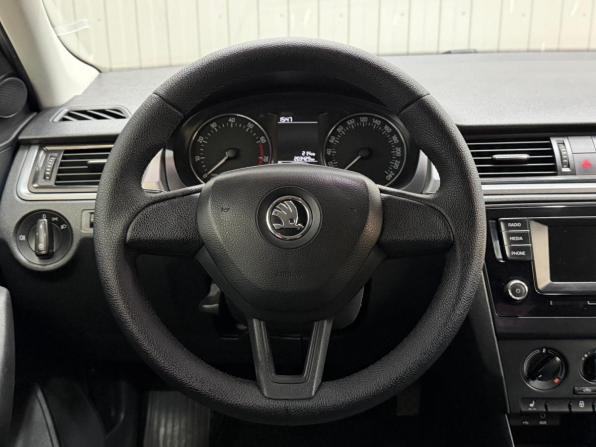 Skoda Rapid I с пробегом 2016 года, цена 1 027 000 рублей, 203421 км, лифтбек, Автокод Объявления