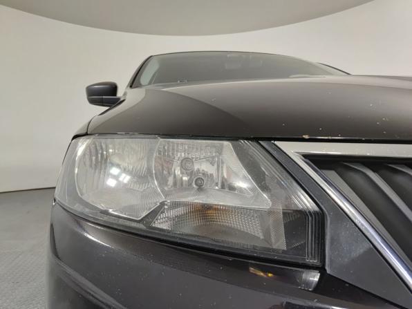 Skoda Rapid I с пробегом 2016 года, цена 935 000 рублей, 239471 км, лифтбек, Автокод Объявления