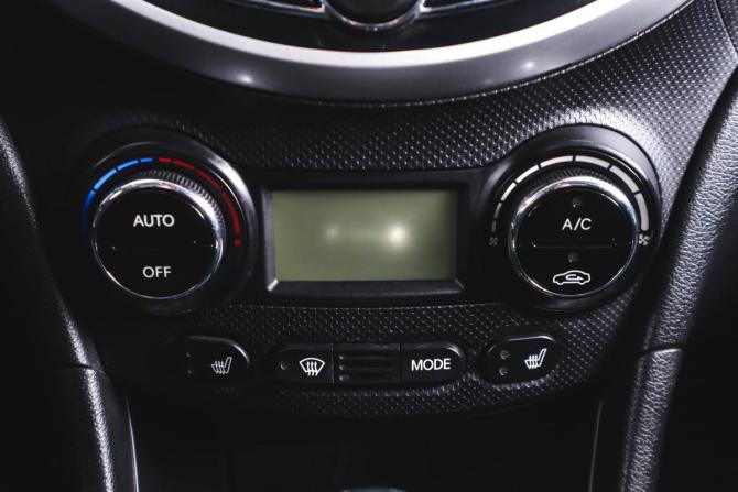 Hyundai Solaris I с пробегом 2013 года, цена 639 000 рублей, 210716 км, седан, Автокод Объявления