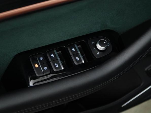 Geely Monjaro I с пробегом 2023 года, цена 2 835 055 рублей, 57276 км, внедорожник, Автокод Объявления
