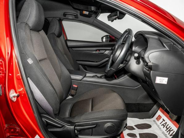 Mazda 3 IV (BP) с пробегом 2019 года, цена 1 500 000 рублей, 71070 км, хэтчбек, Автокод Объявления