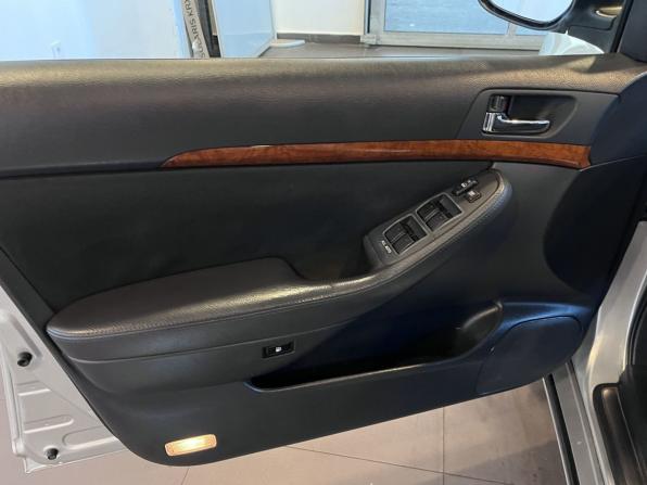 Toyota Avensis II Рестайлинг с пробегом 2007 года, цена 870 000 рублей, 256556 км, седан, Автокод Объявления