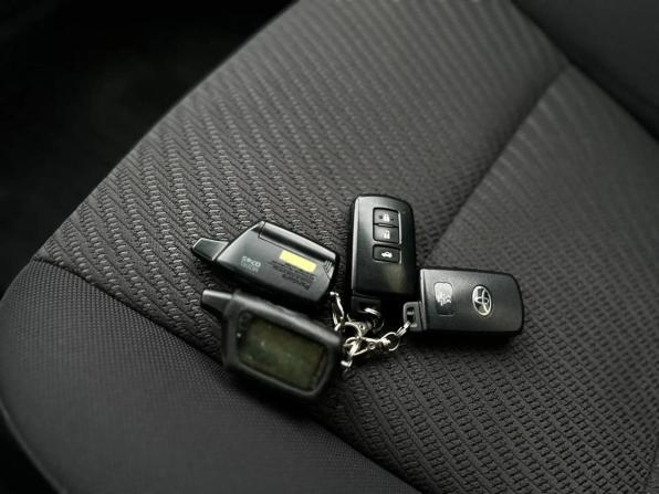 Toyota Camry VII (XV50) Рестайлинг с пробегом 2016 года, цена 2 099 000 рублей, 142000 км, седан, Автокод Объявления