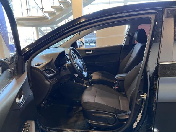 Hyundai Solaris II с пробегом 2017 года, цена 1 166 000 рублей, 143226 км, седан, Автокод Объявления