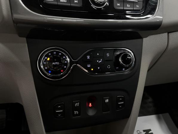 Renault Logan II с пробегом 2015 года, цена 760 000 рублей, 137327 км, седан, Автокод Объявления