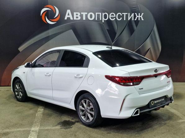 Kia Rio IV Рестайлинг с пробегом 2020 года, цена 1 450 000 рублей, 127122 км, седан, Автокод Объявления