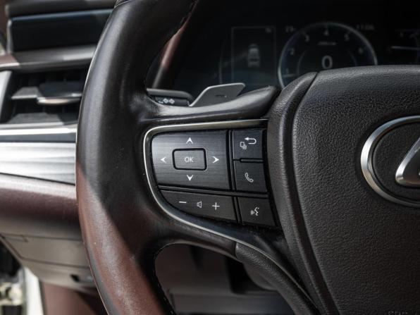 Lexus ES VII с пробегом 2018 года, цена 3 070 500 рублей, 167888 км, седан, Автокод Объявления