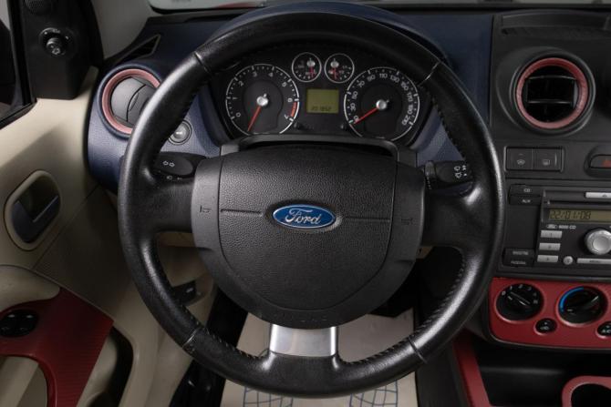 Ford Fiesta Mk5 с пробегом 2008 года, цена 299 000 рублей, 200185 км, хэтчбек, Автокод Объявления