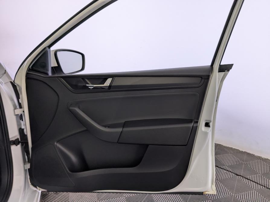 Skoda Rapid I Рестайлинг Москва  - изображение 24