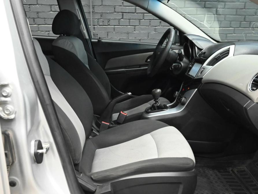Chevrolet Cruze I Рестайлинг Екатеринбург  - изображение 9