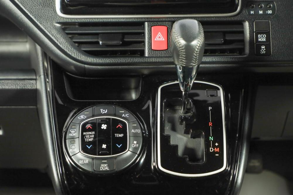 Toyota Noah III (R80) Рестайлинг Новосибирск  - изображение 14