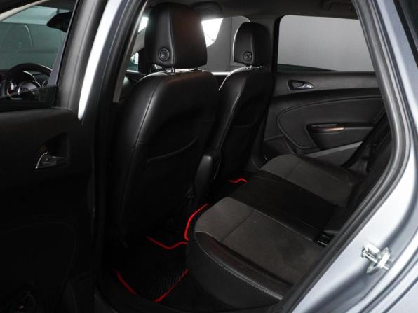 Opel Astra J с пробегом 2010 года, цена 690 000 рублей, 211763 км, хэтчбек, Автокод Объявления