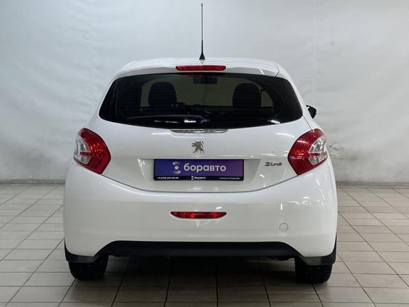 Peugeot 208 I с пробегом 2013 года, цена 550 000 рублей, 124381 км, хэтчбек, Автокод Объявления