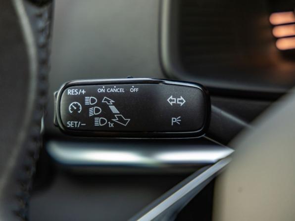 Skoda Karoq I с пробегом 2022 года, цена 2 748 000 рублей, 76406 км, внедорожник, Автокод Объявления