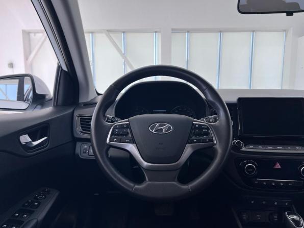 Hyundai Solaris II Рестайлинг с пробегом 2021 года, цена 1 650 000 рублей, 94222 км, седан, Автокод Объявления
