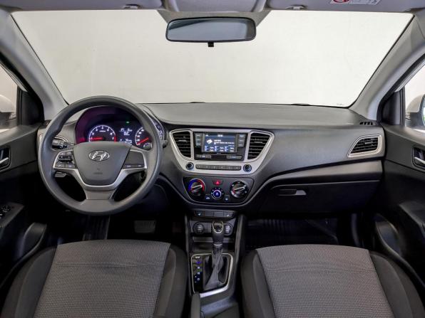 Hyundai Solaris II Рестайлинг с пробегом 2022 года, цена 1 615 000 рублей, 83964 км, седан, Автокод Объявления
