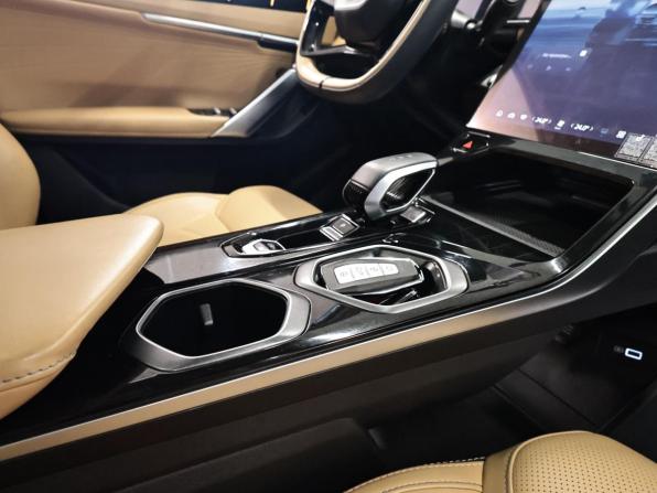 Geely Atlas II с пробегом 2023 года, цена 2 550 000 рублей, 41851 км, внедорожник, Автокод Объявления