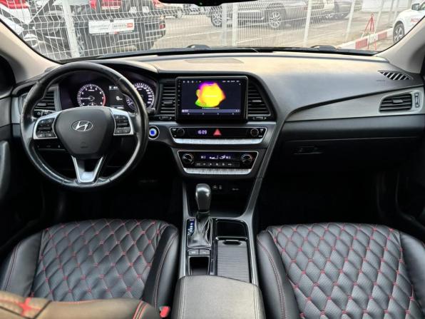 Hyundai Sonata VII (LF) Рестайлинг с пробегом 2018 года, цена 2 042 500 рублей, 142000 км, седан, Автокод Объявления