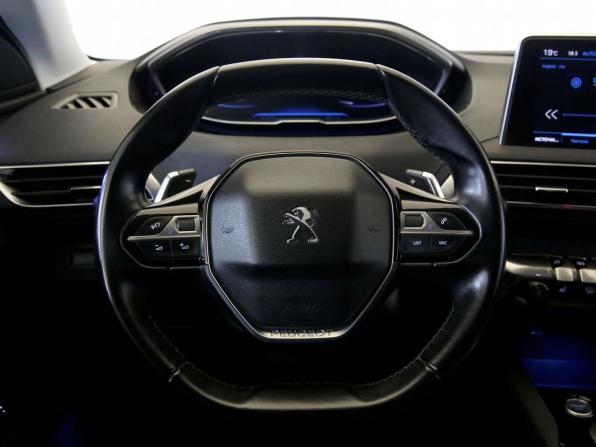 Peugeot 3008 II с пробегом 2017 года, цена 1 650 000 рублей, 160000 км, внедорожник, Автокод Объявления