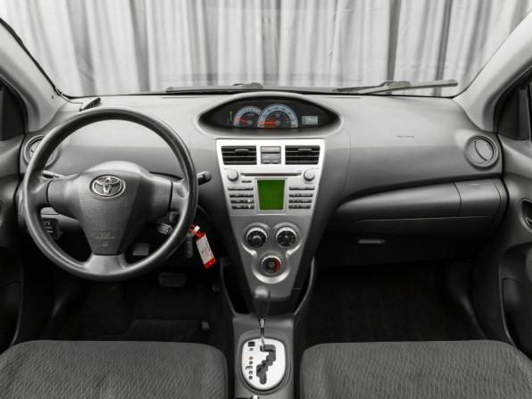 Toyota Yaris II с пробегом 2008 года, цена 660 000 рублей, 219250 км, седан, Автокод Объявления