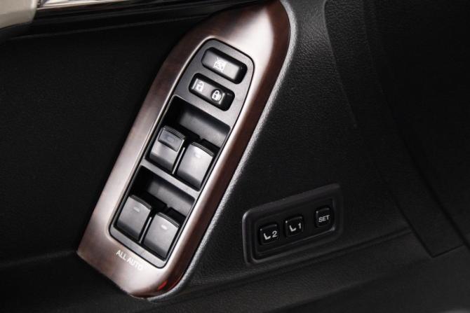 Toyota Land Cruiser Prado 150 Series Рестайлинг 2 с пробегом 2015 года, цена 3 669 000 рублей, 206000 км, внедорожник, Автокод Объявления