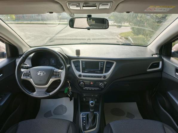 Hyundai Solaris II с пробегом 2019 года, цена 1 230 000 рублей, 182180 км, седан, Автокод Объявления
