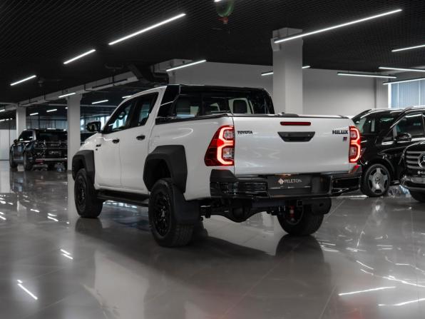 Toyota Hilux VIII Рестайлинг 2 с пробегом 2025 года, цена 7 750 000 рублей, 27 км, пикап, Автокод Объявления